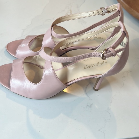 Nine West Sandle size 8 - Picture 2 of 3